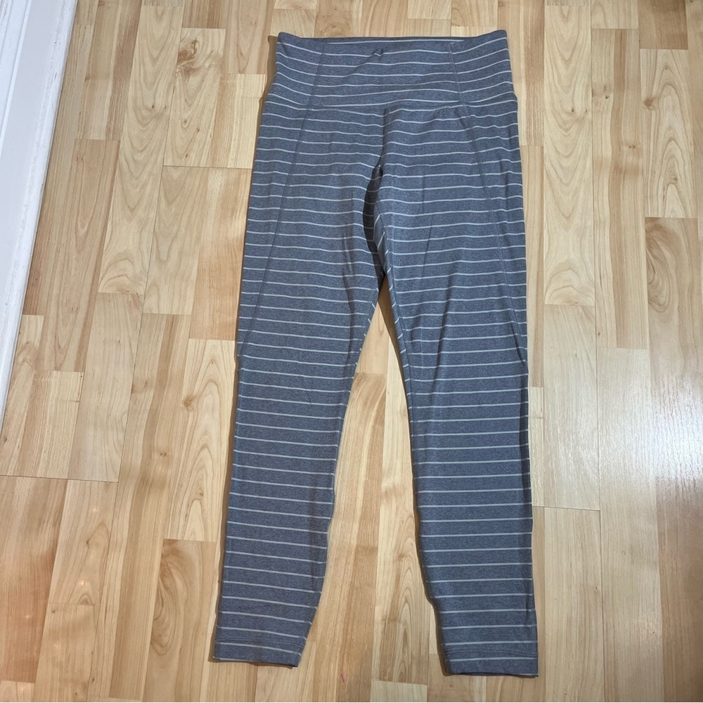 Athleta Striped Powervita Salutation 7/8 Tight Leggings Grey Stripped Size Small